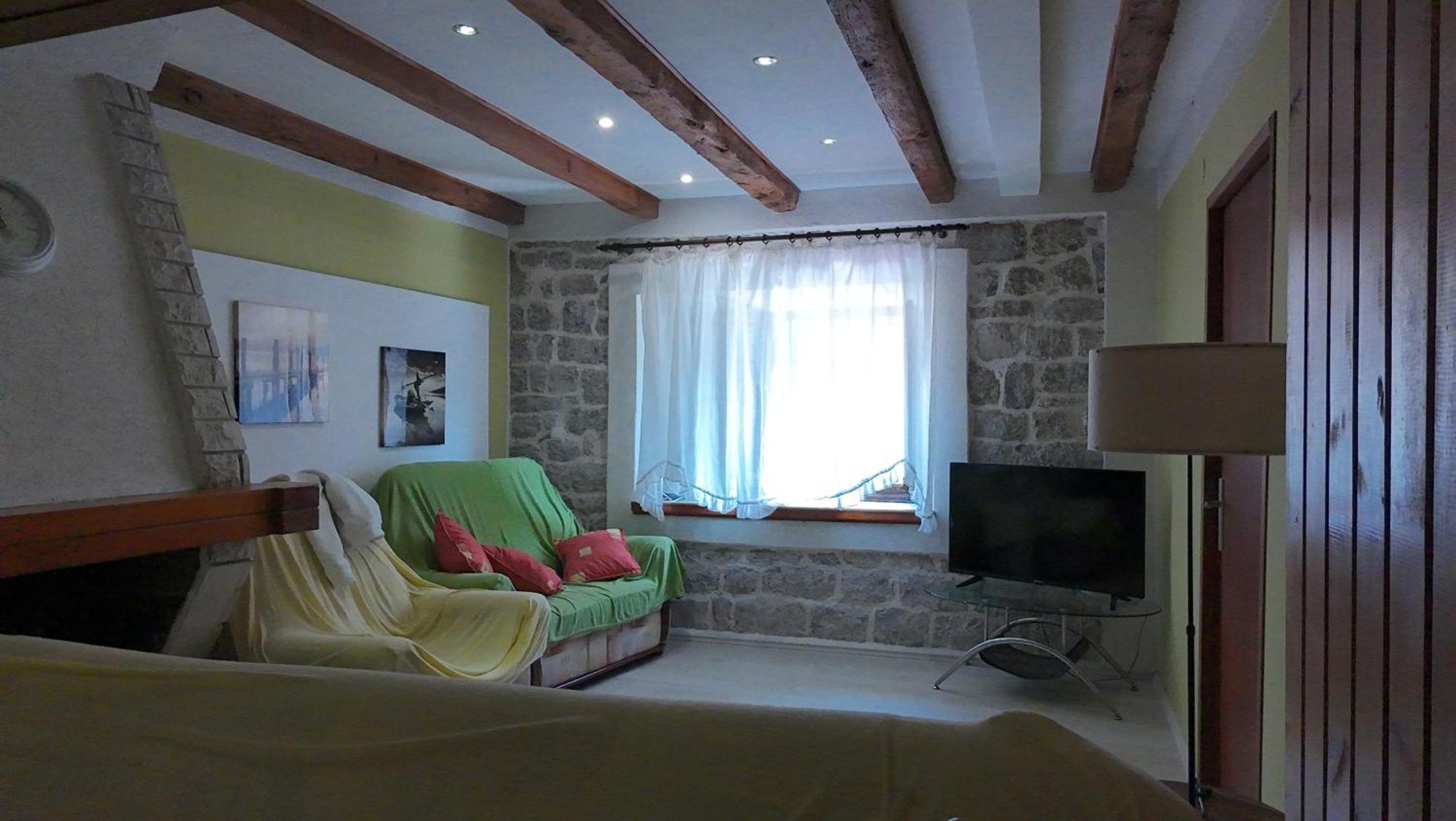 Garden Vista Stone House Villa โกตอร์ ภายนอก รูปภาพ