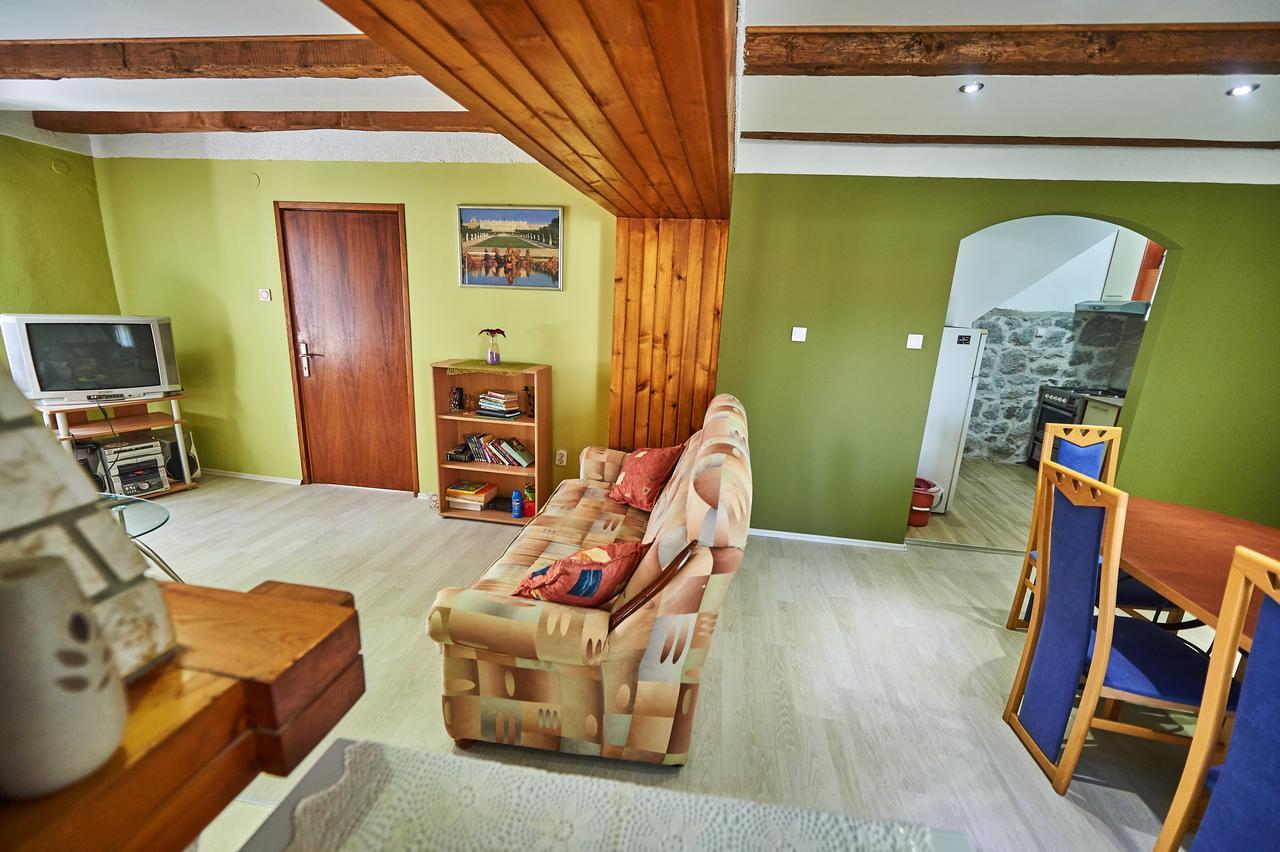 Garden Vista Stone House Villa โกตอร์ ภายนอก รูปภาพ