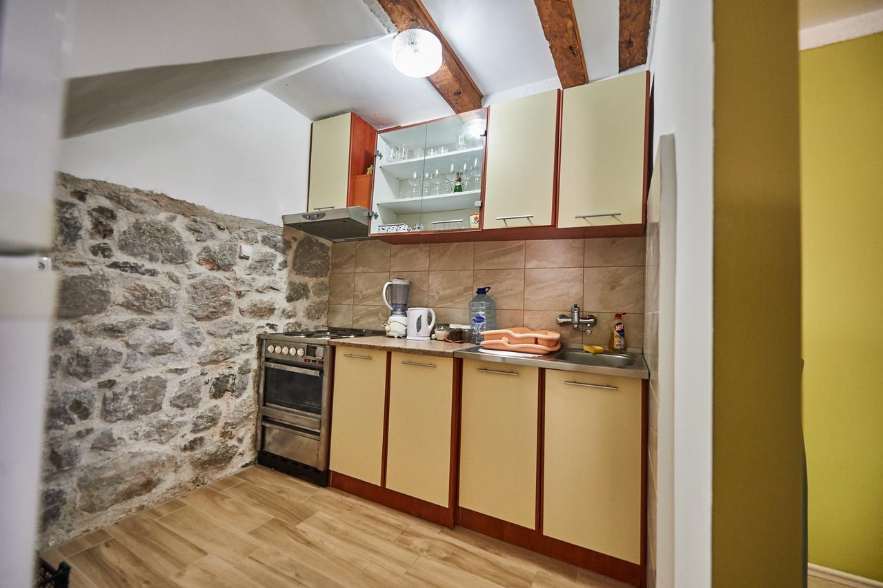 Garden Vista Stone House Villa โกตอร์ ภายนอก รูปภาพ
